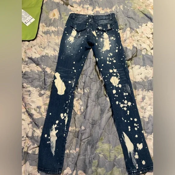 Dark wash acid wash ripped jeans 👖 - Picture 2 of 3